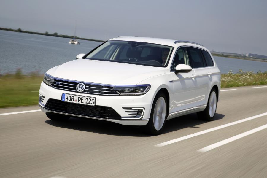  Volkswagen Passat Variant GTE 2015 года  (фото 29 из 30)
